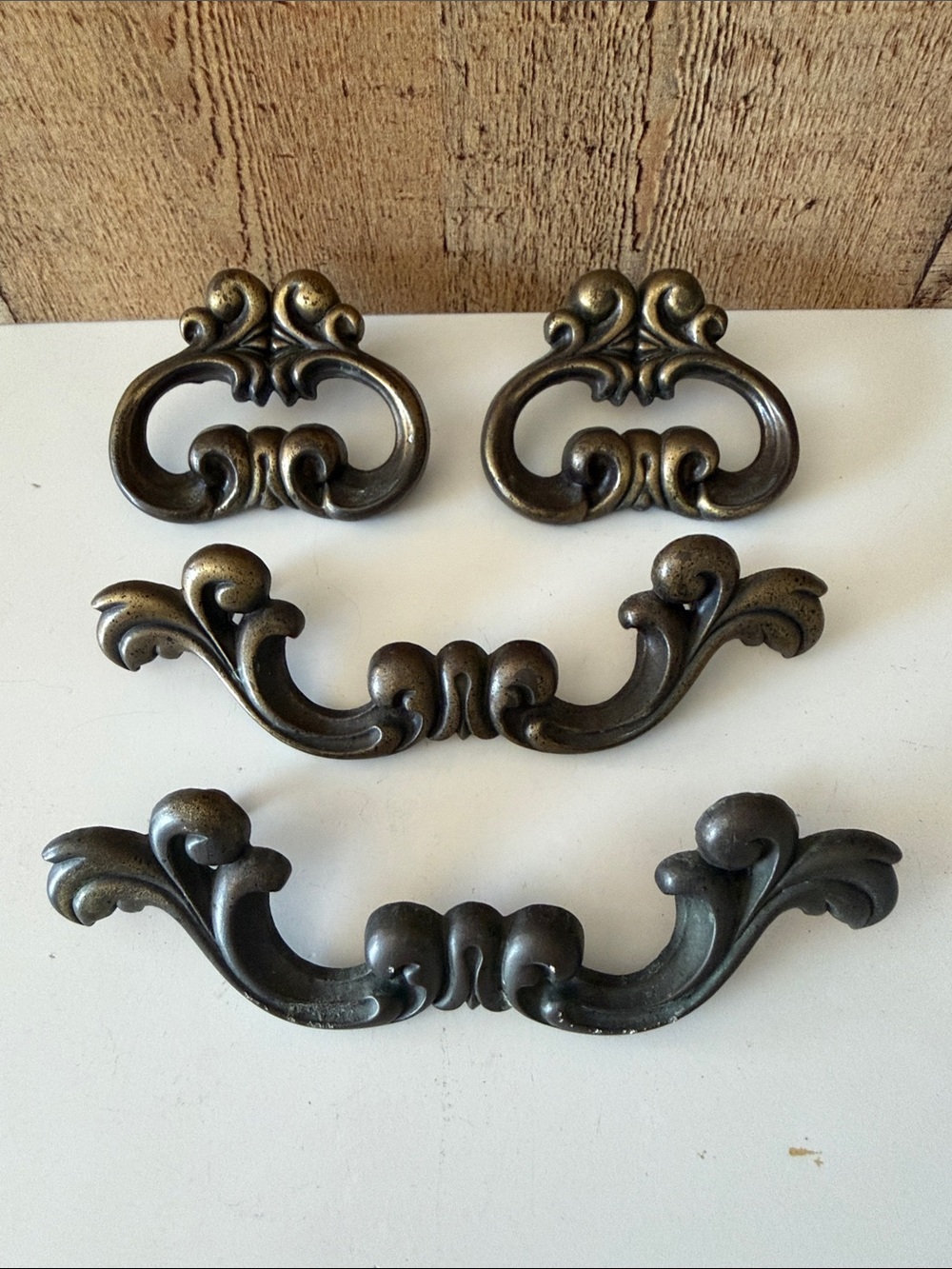 Ornate Antique-Style Bronze Furniture Decor Pulls Set of 4 Architectural Salvage